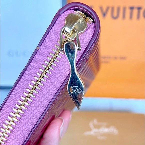 SOLD ⭐️Christian Louboutin pink patent leather long zippy zip around wallet w… - Picture 4 of 16